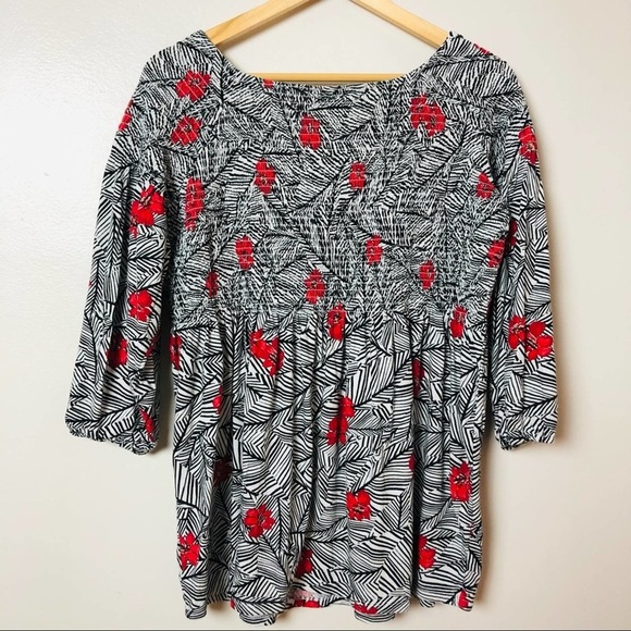 - J.Jill Smocked Peasant Style Top Crisp Black & White W/Red - Picture 4 of 8